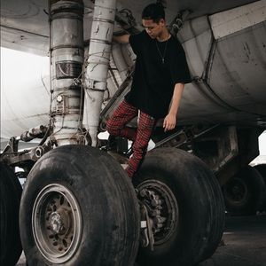 Meet your Posher, Charles